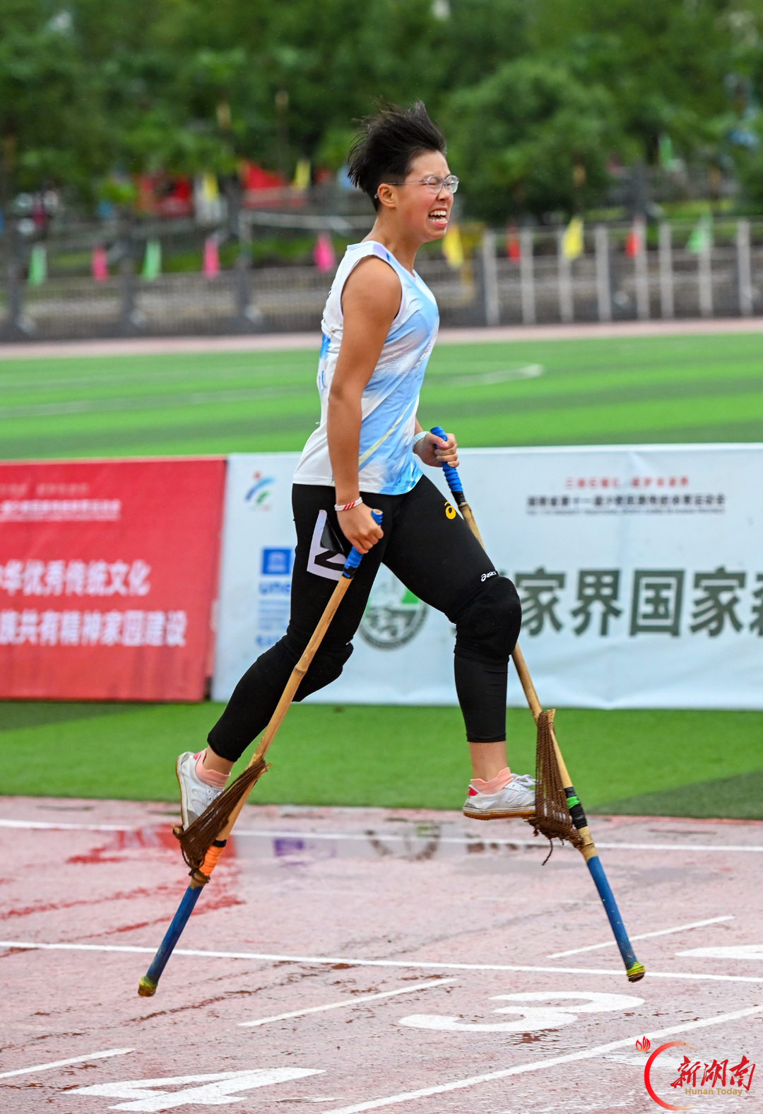 图集 | 高脚竞速超燃 手握长杆踏镫冲刺