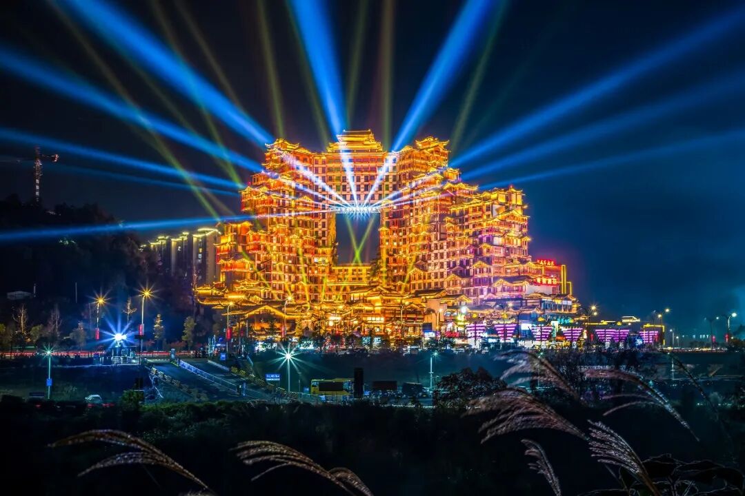 灯火可亲,这是城市最温柔的告白|随光影走一程