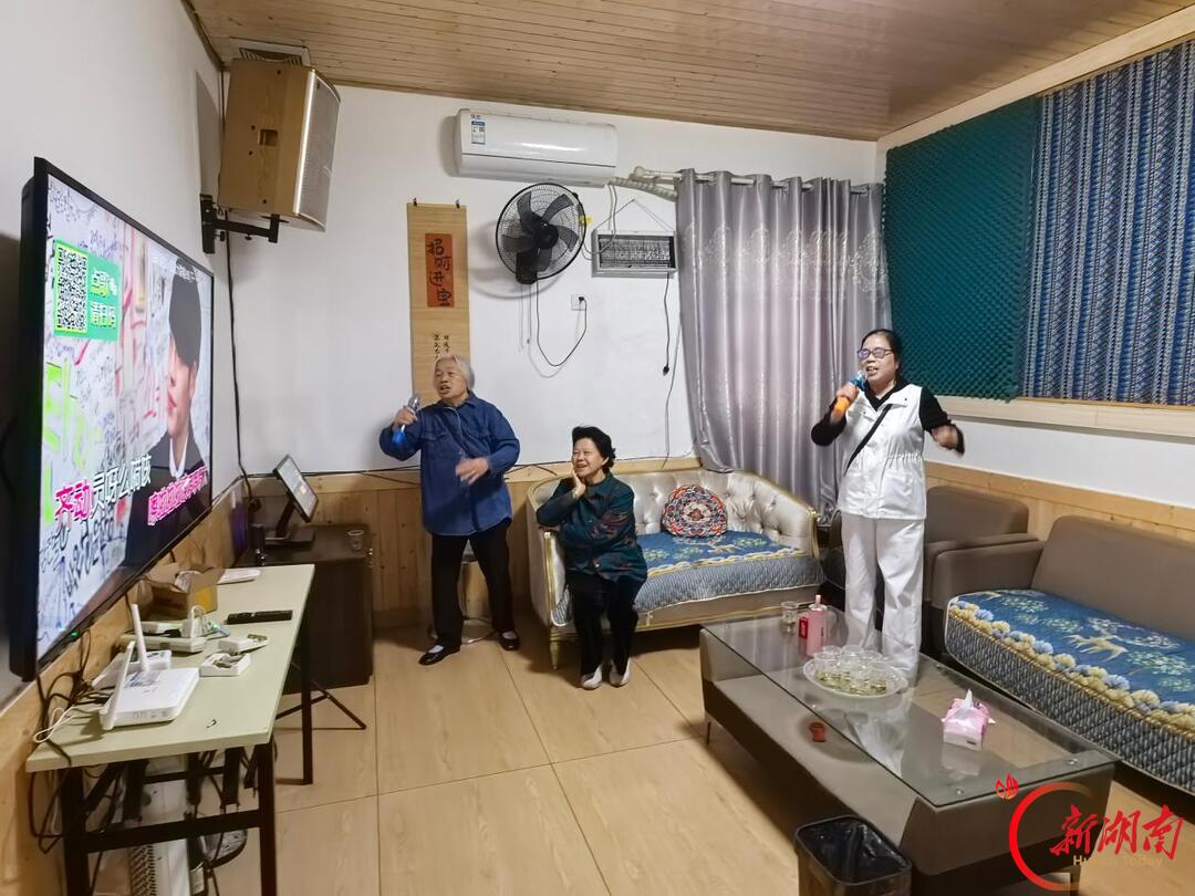 湘潭市示范性综合实践基地:银龄心向党 金秋暖重阳
