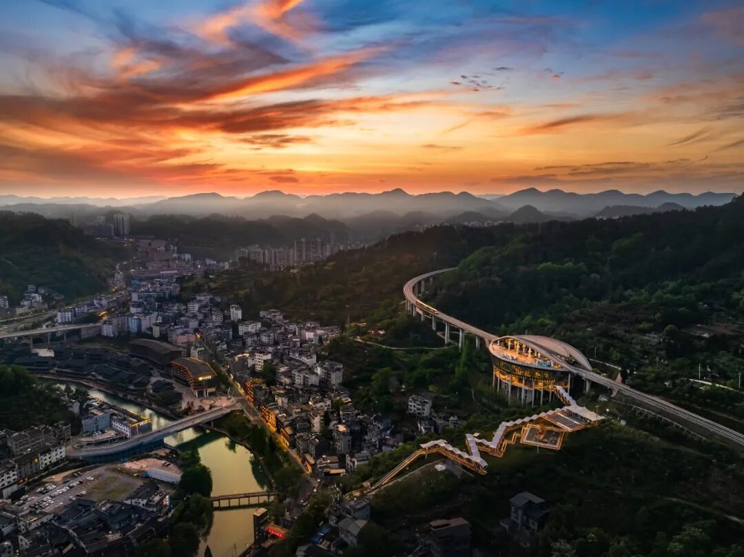 灯火可亲,这是城市最温柔的告白|随光影走一程