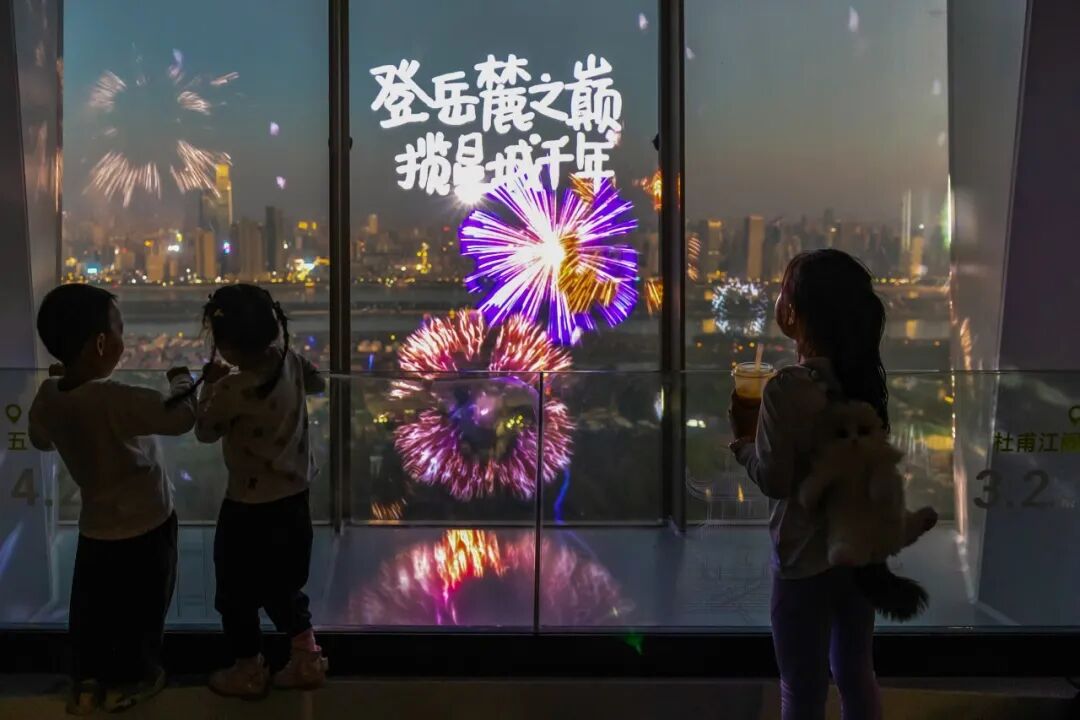 灯火可亲,这是城市最温柔的告白|随光影走一程