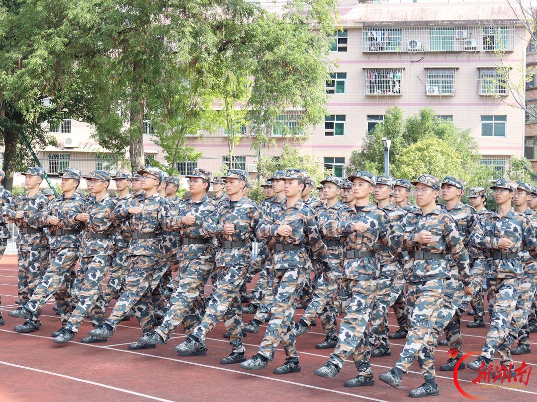 青春正步走丨汗水淬青春,队列见成长