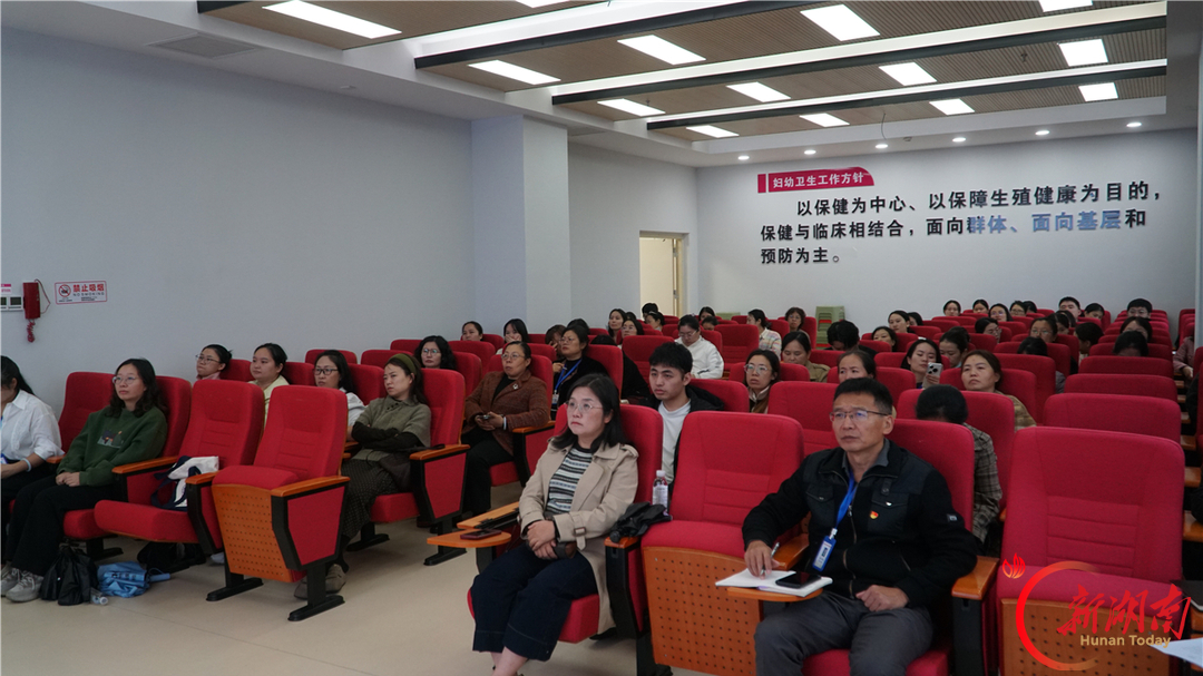 医保政策进医院 守好群众救命钱