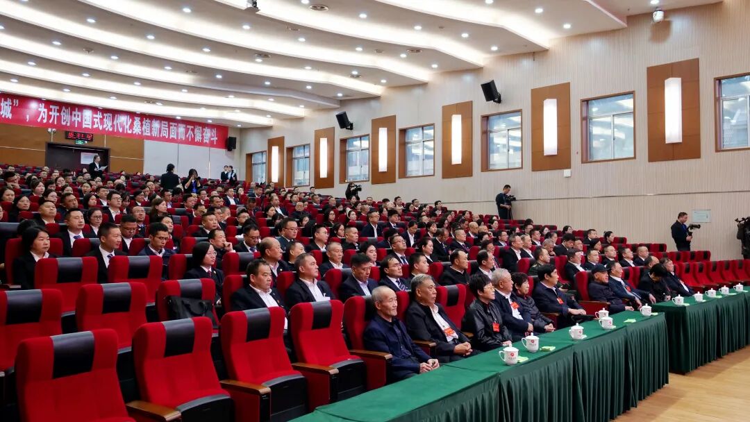 政协桑植县第十一届委员会第一次会议胜利闭幕