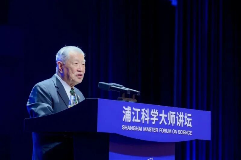 妻子护送他的灵骨回国，“神探”李昌钰后天将安葬于扬州