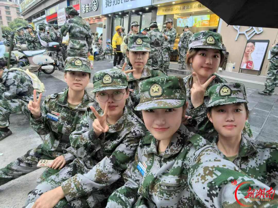 青春正步走丨迷彩印记里的集体微光