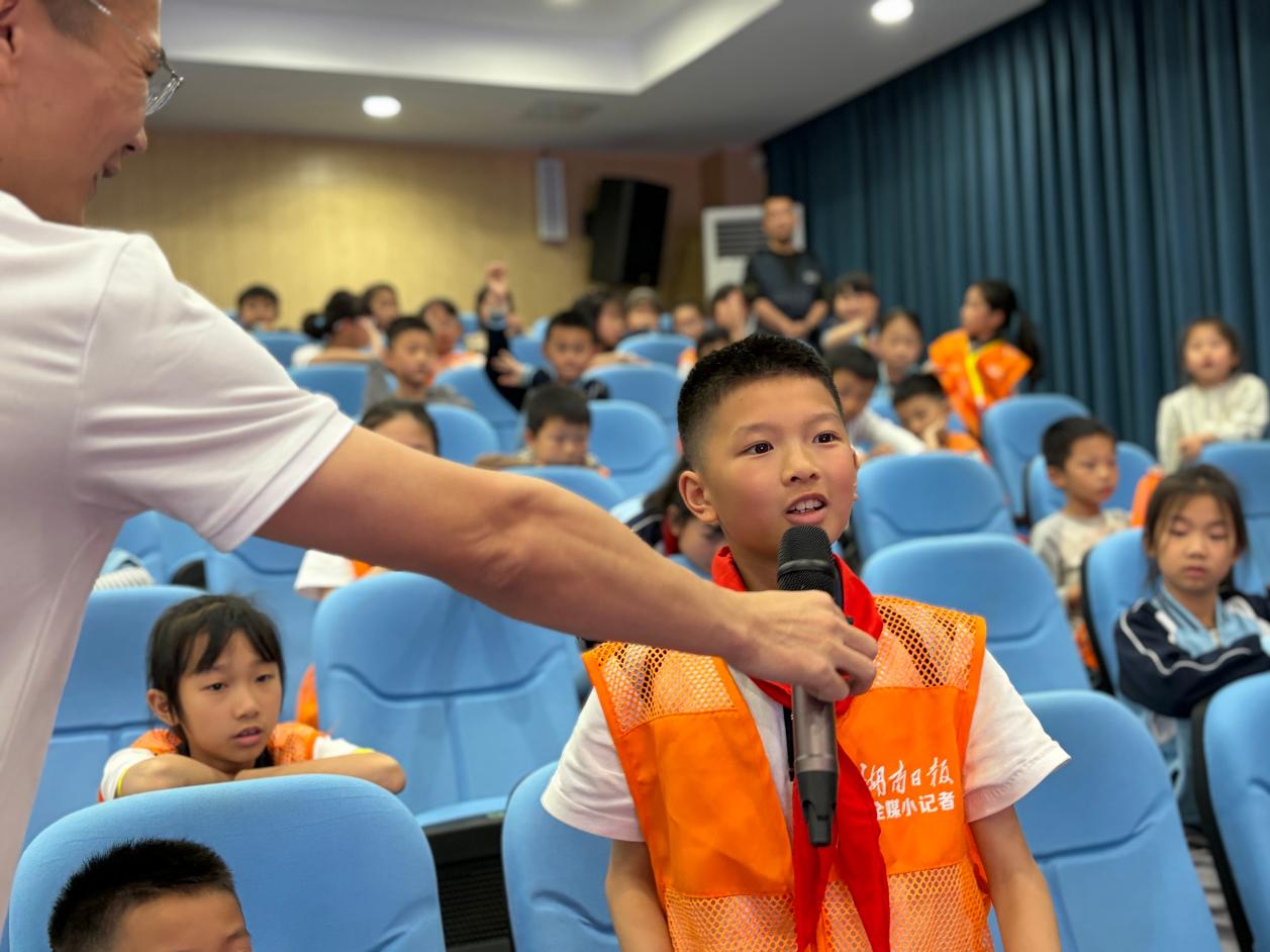 以行求知，以笔写心——长沙市一中云龙实验学校湖南日报全媒小记者这一年