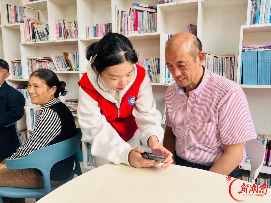戏台搭在家门口 服务暖到心坎上