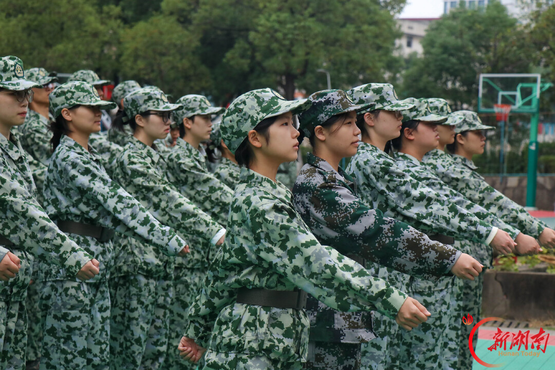 青春正步走|迷彩砺筋骨,“砼”心筑山河