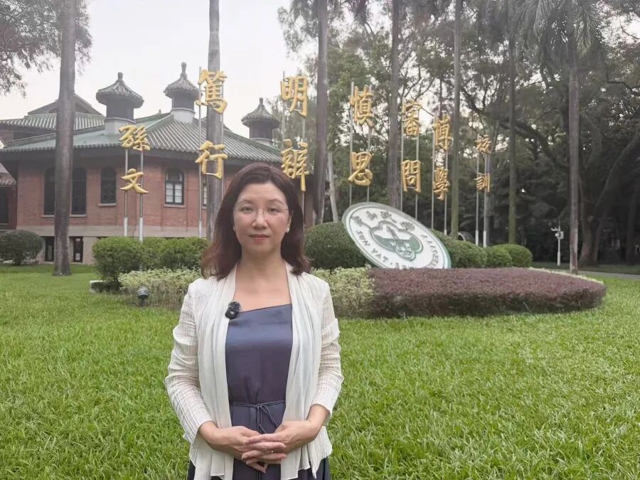56岁女子刚退休就重返大学读研：瞒着丈夫备考，排队、通勤全都用来复习