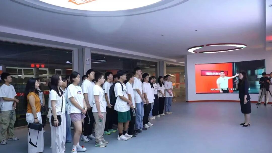 沙洲村特稿丨听故事的人成了讲故事的人