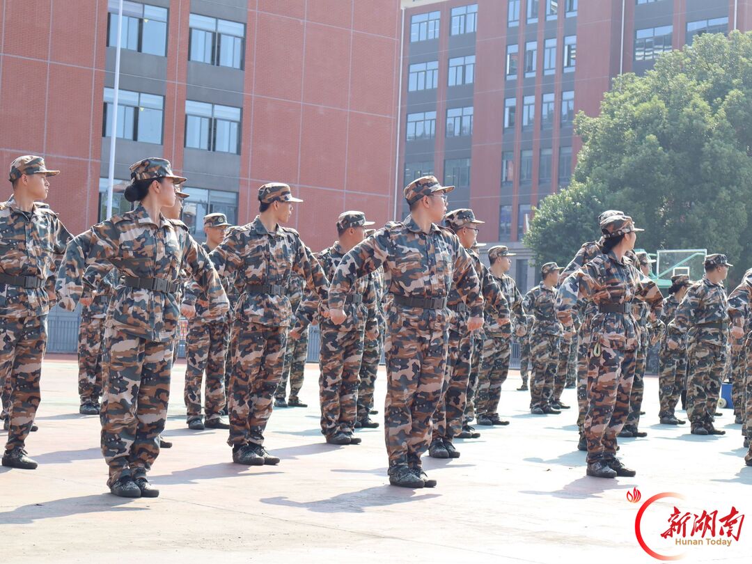 青春正步走丨迷彩砺心志,青春担使命