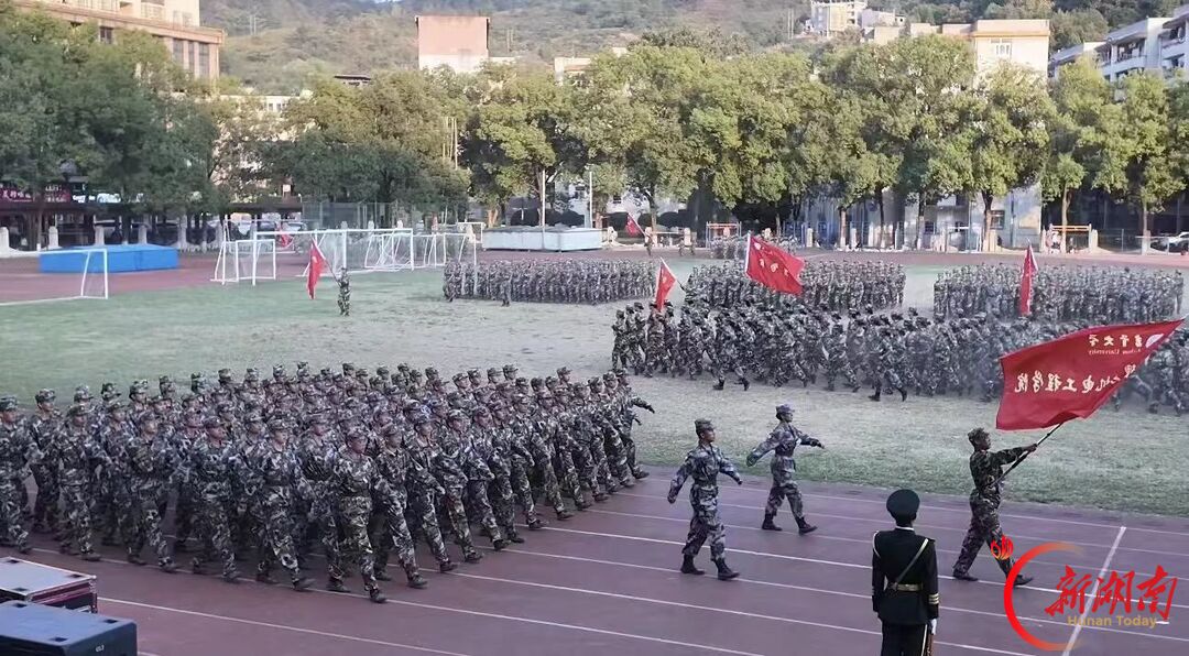 青春正步走|忆迷彩芳华 承军训力量