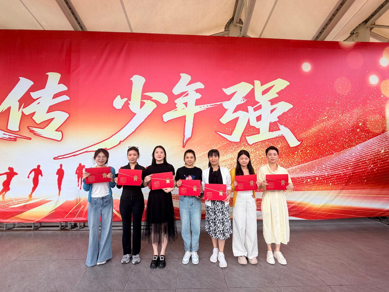 以行求知，以笔写心——长沙市一中云龙实验学校湖南日报全媒小记者这一年