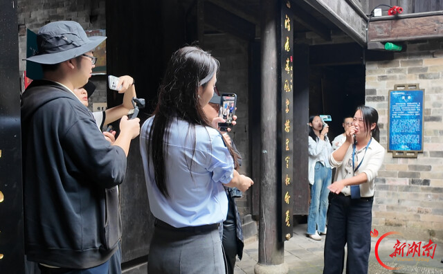 看新貌、拍见闻！海峡两岸媒体人被湖南“美丽乡村”圈粉