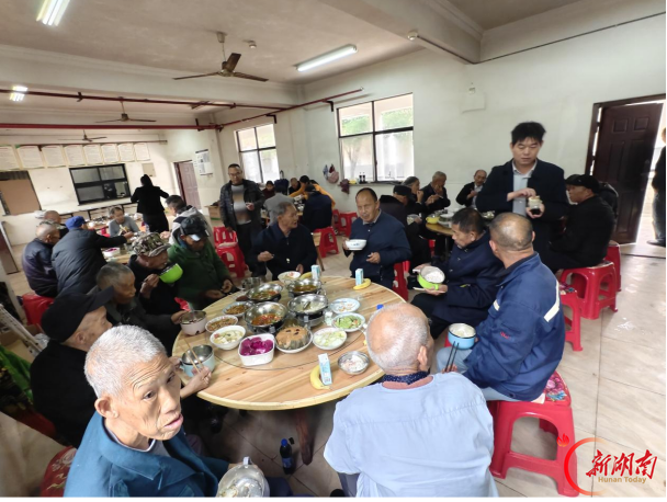 贴心守护暖心坎！一桌重阳宴盛满码头铺镇老人稳稳的幸福感