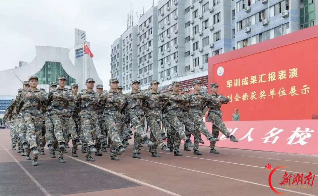 青春正步走|迷彩方阵耀赛场,青春砺兵启新程