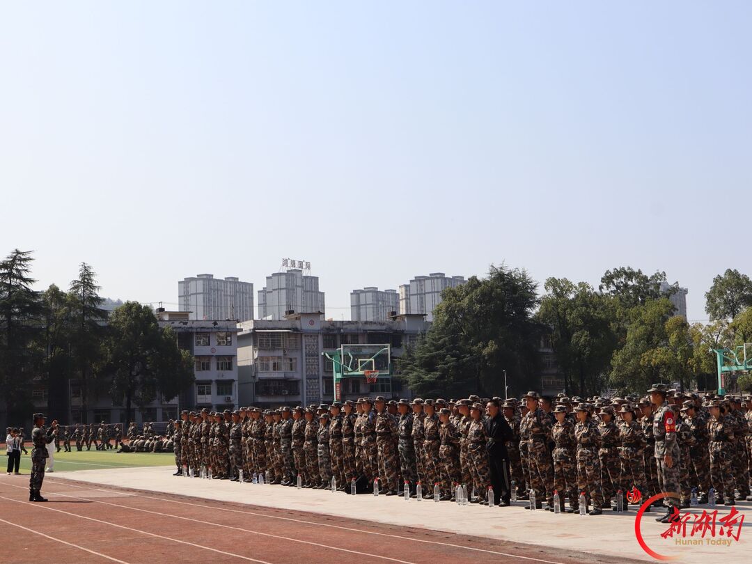 青春正步走丨吉首大学物电学院新生军训收官在即