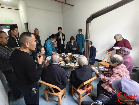 贴心守护暖心坎！一桌重阳宴盛满码头铺镇老人稳稳的幸福感