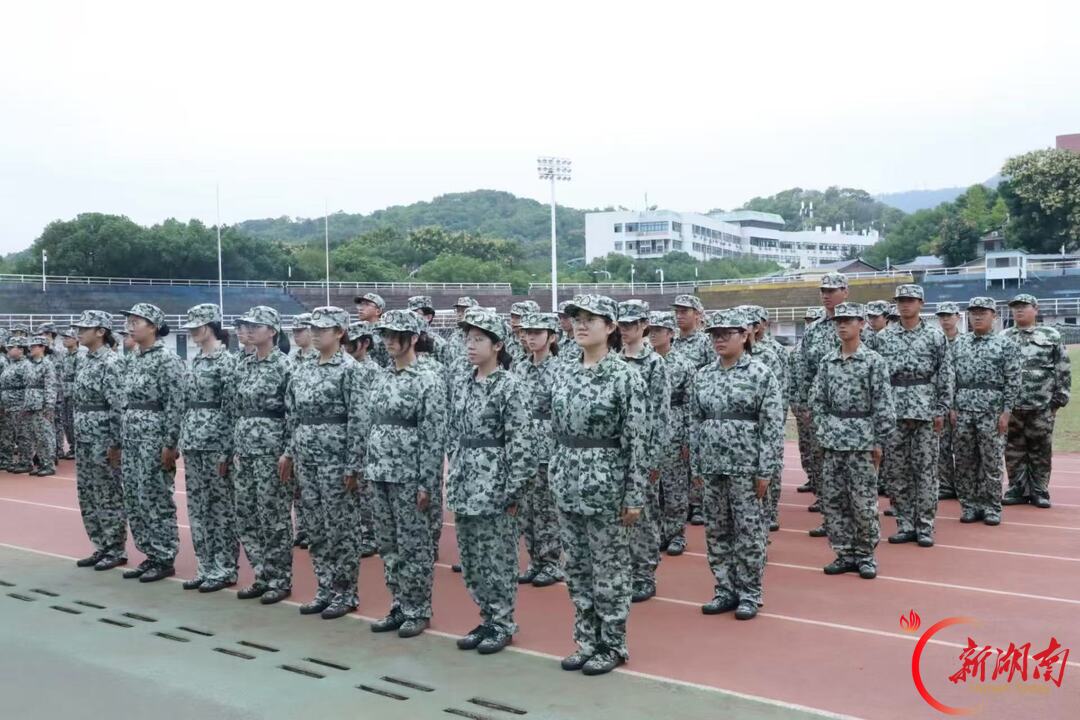 青春正步走|沙场砺精兵 迷彩铸青春