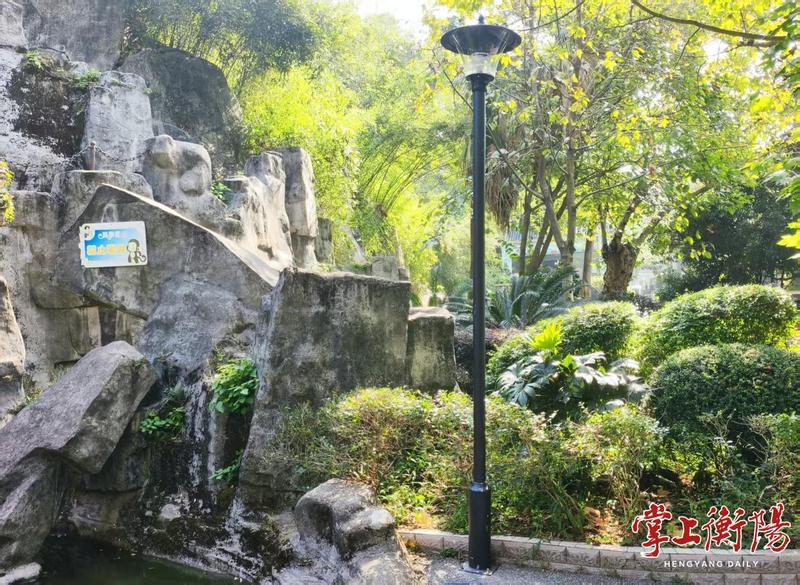 岳屏公园添灯增亮，让游人夜游更舒坦