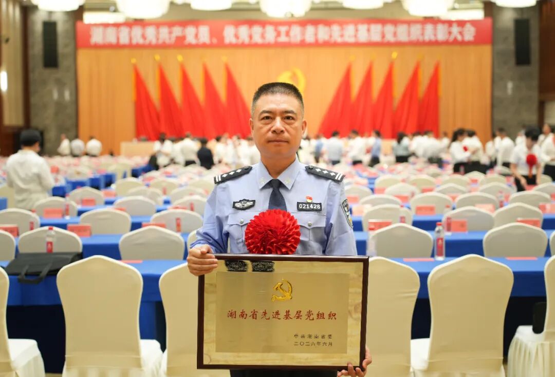 寻找“最美基层民警”①｜陈祠荣：把马路当成办公室，把畅安写进日记本