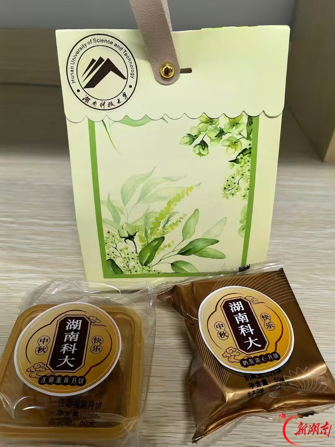 青春正步走丨月满中秋温情伴，迷彩青春共此时