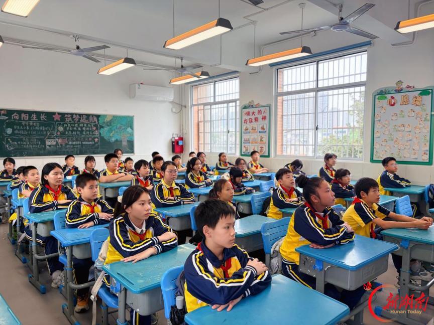 长沙市开福区清湾教育集团国庆二小开展公安进校园法治安全教育