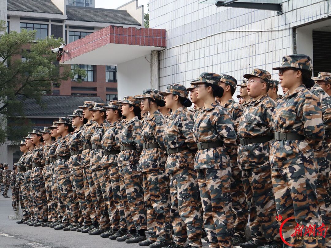 青春正步走丨吉首大学物电学院新生军训收官在即