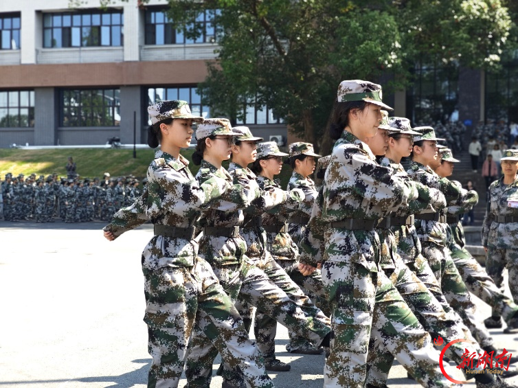 青春正步走丨迷彩印记里的集体微光