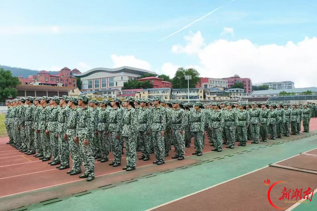 青春正步走|沙场砺精兵 迷彩铸青春