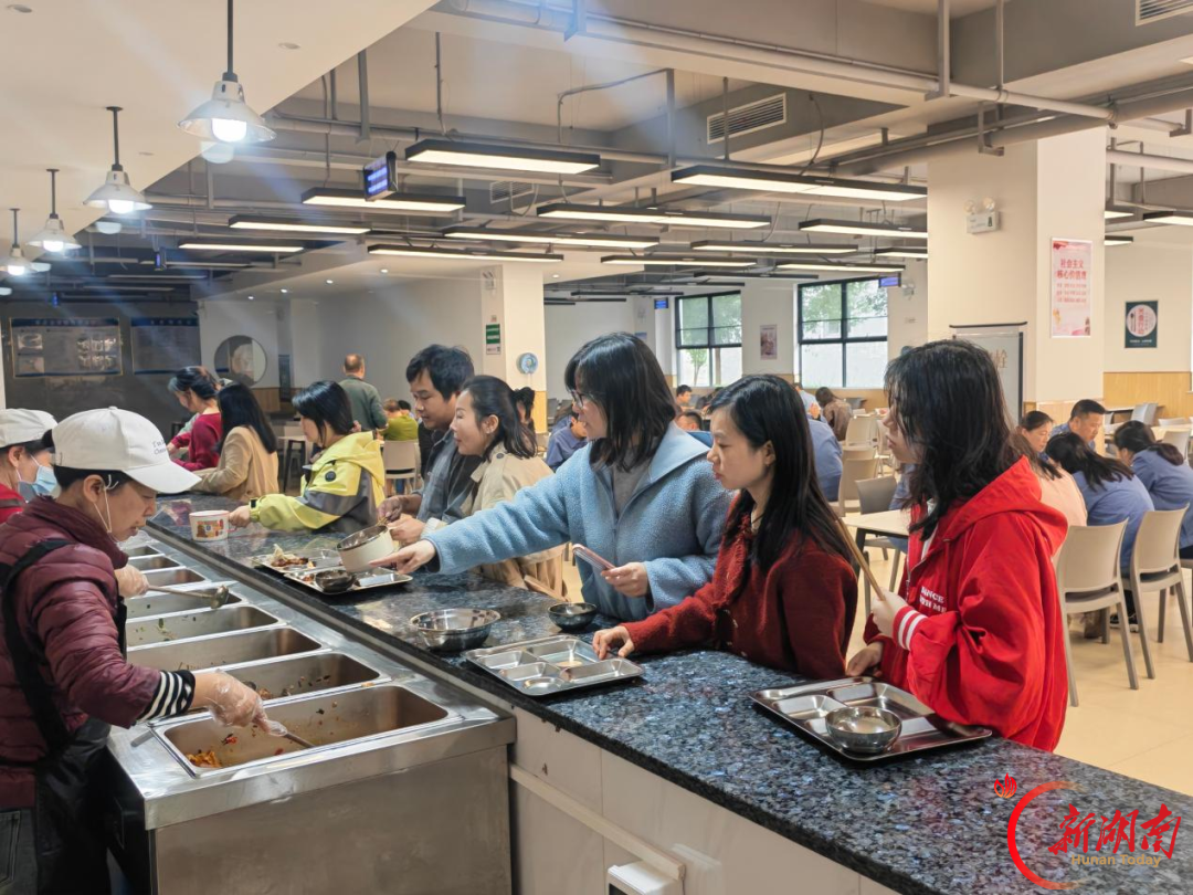 一间厂房 一个工位 一顿热饭 洞庭天下的企业服务“三本账”