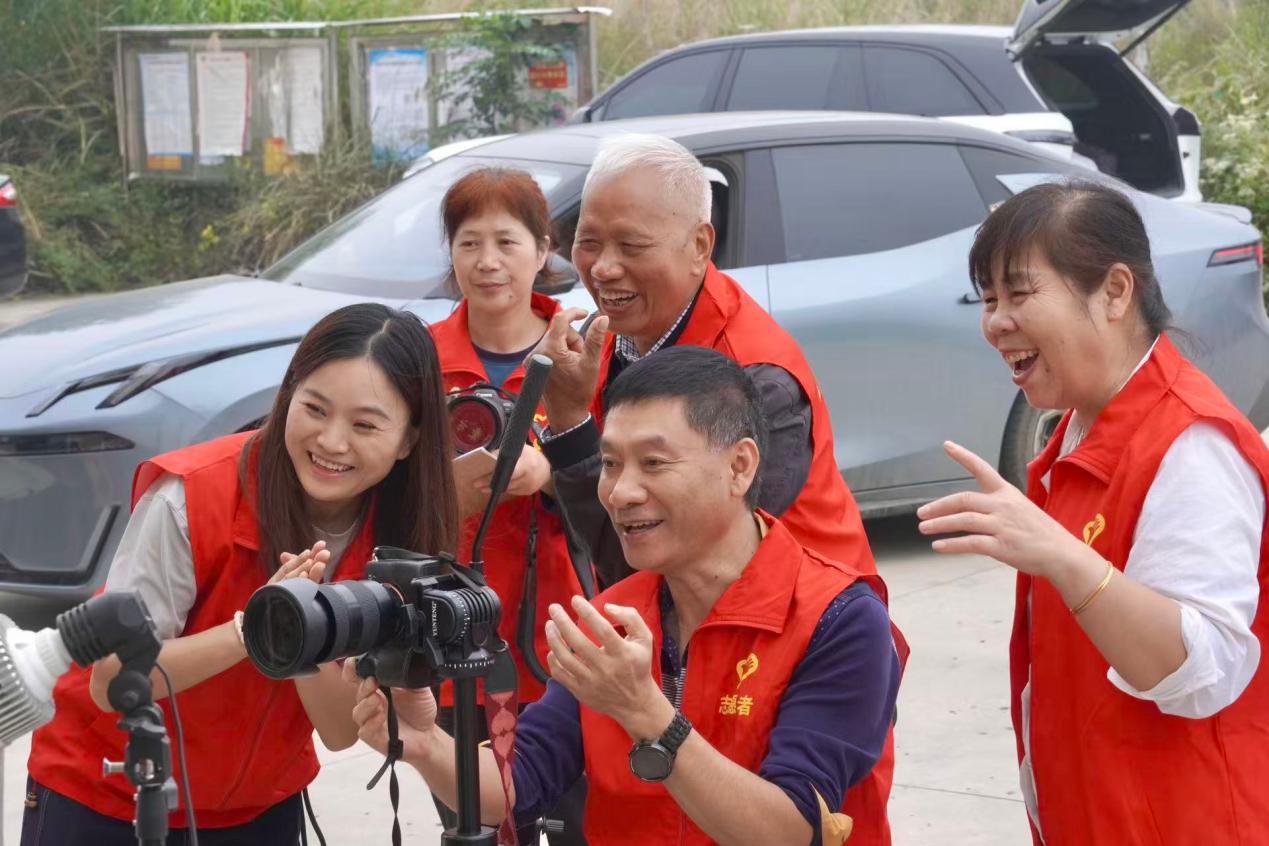 “党建红”映照“夕阳红” 小阵地托起大幸福