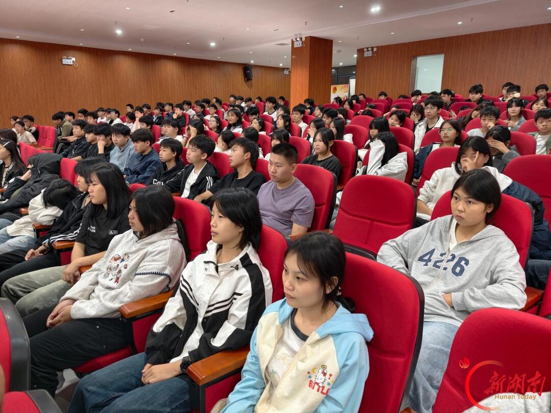 嘉禾县职业中等专业学校开展优秀毕业生回校经验交流分享会