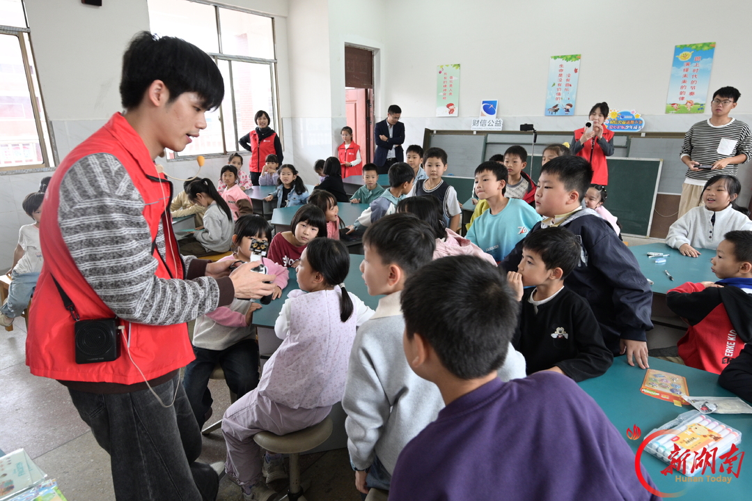 打破资源壁垒,公益送教为乡村学校带来“科技盛宴”