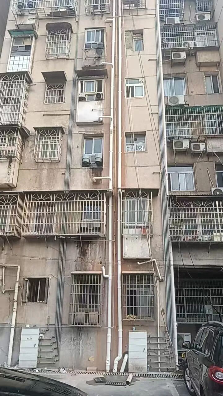 无物业、无业主群……雨花这个老楼如何7天完成改造？
