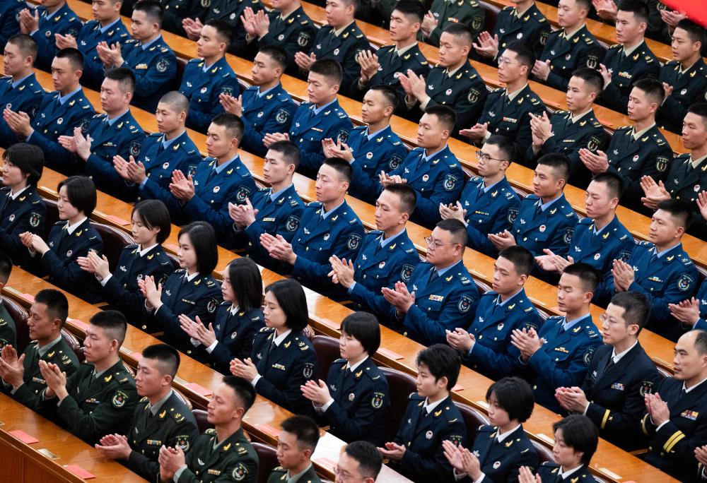 纪念中国工农红军长征胜利90周年大会在北京隆重举行
