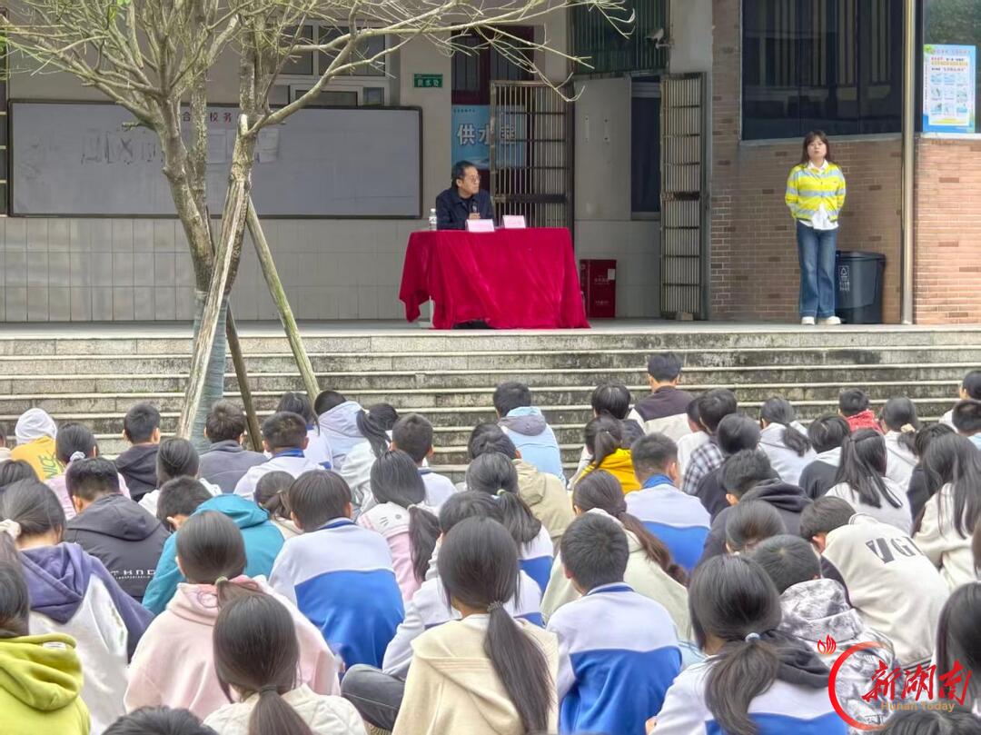 南县新颜学校:一堂法治课,讲清成长“边界线”