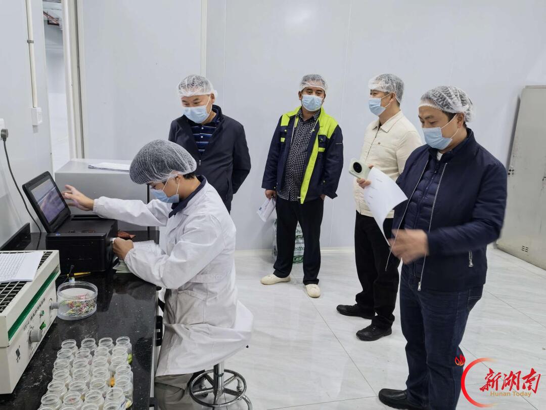 吉首市乾雅小学:深夜督查食材供货商 守护师生舌尖安全线