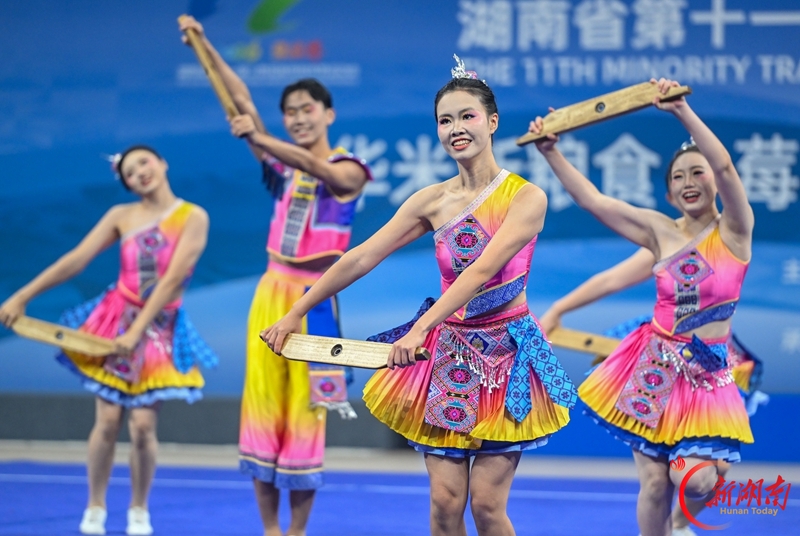 图集 | 民族风拉满 “燃”动张家界