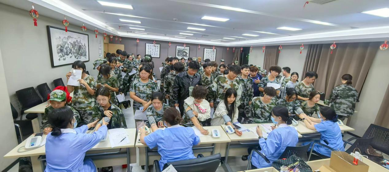 7天近万人次体检,益阳医专附属医院暖在细节、稳在统筹