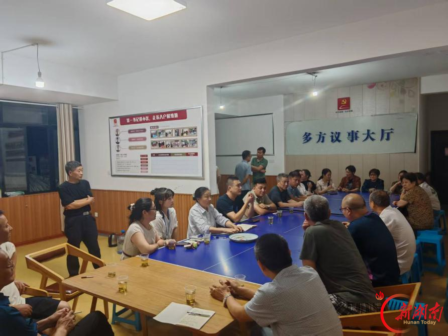 国补落地+银龄当家：荷塘区金钩花园小区老旧电梯焕新暖民心