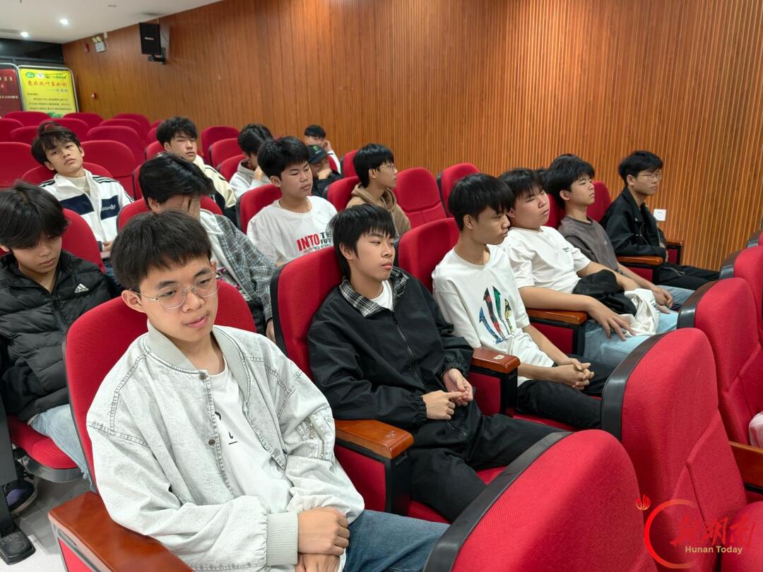 嘉禾县职业中等专业学校开展优秀毕业生回校经验交流分享会