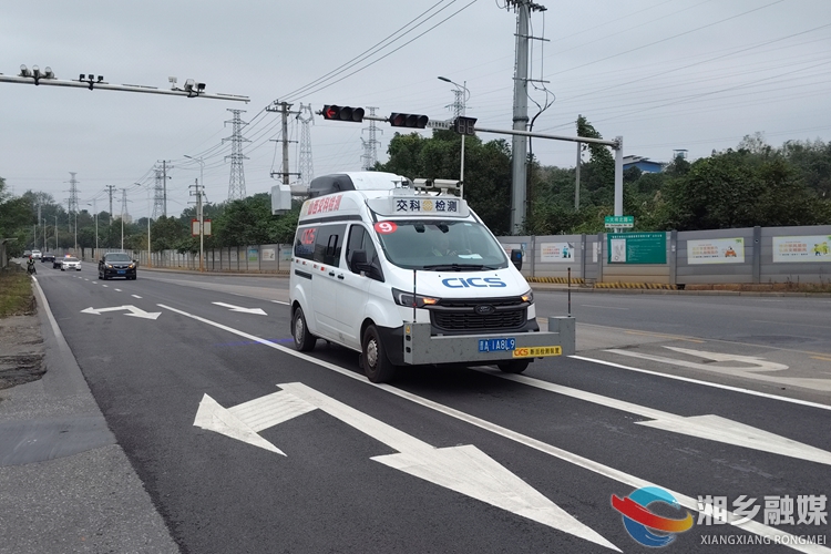 G240国道养护提质 路域环境焕新升级