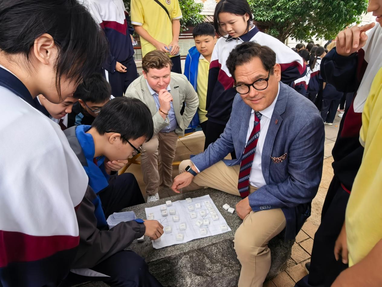 山海携手传文脉 青春互鉴启新程—— 明德华兴中学与英国伊璞高级中学深化姊妹校交流
