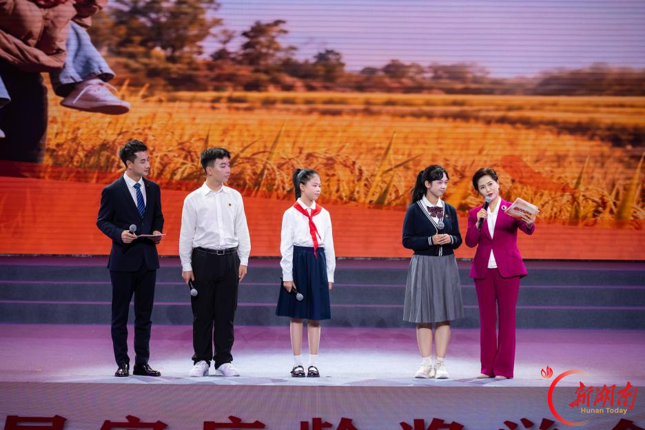 全省唯一登台代表!祁东县二中学生匡语轩获第十七届宋庆龄奖学金