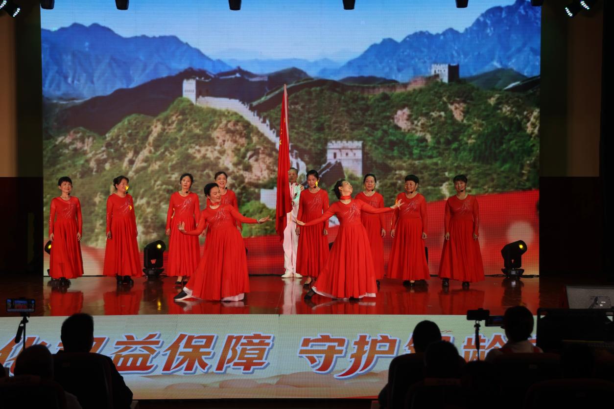 老有所乐!20 支老年文艺队登台,看新区银发风采