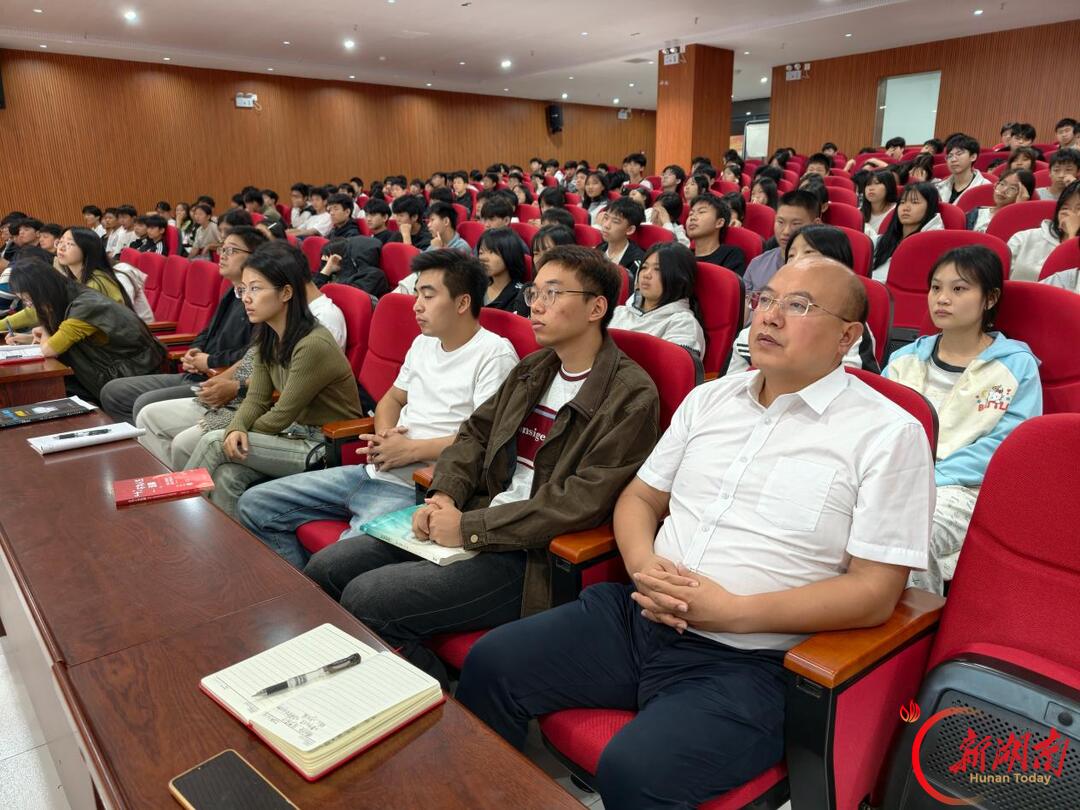 嘉禾县职业中等专业学校开展优秀毕业生回校经验交流分享会