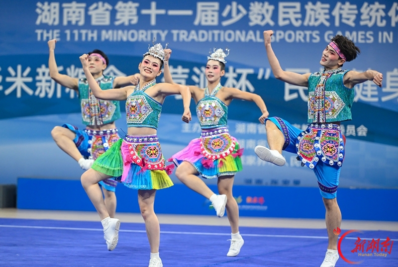 图集 | 民族风拉满 “燃”动张家界