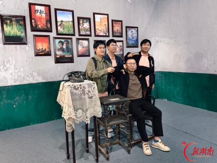 把课堂搬到融媒影视一线！湖南信息学院网媒新生开展专业见习
